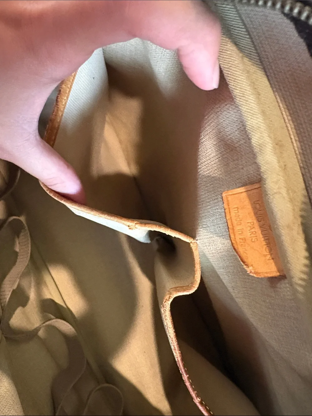 Sold LOUIS VUITTON VI0948 Monogram Deauville Handbag - Picture 12 of 16